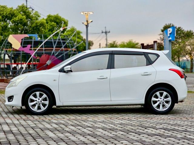NISSAN日產 TIIDA  第3張相片