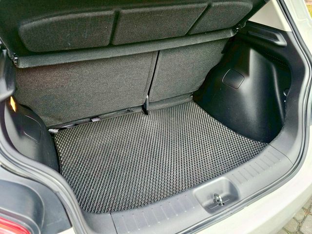 NISSAN日產 TIIDA  第16張相片