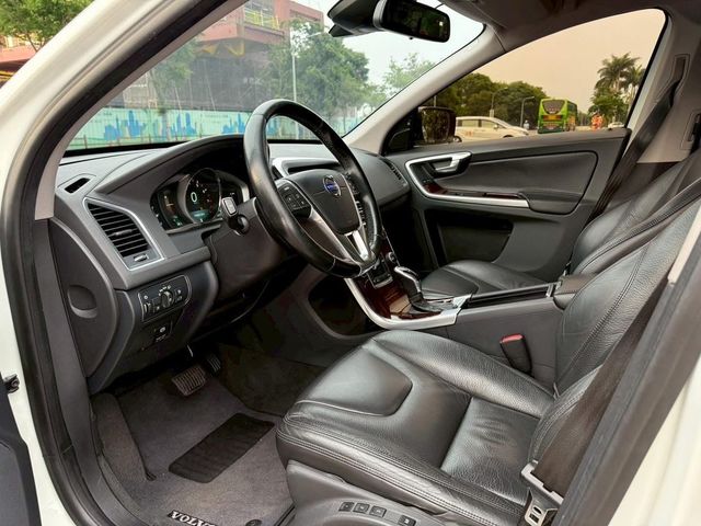 VOLVO富豪 XC60  第12張相片