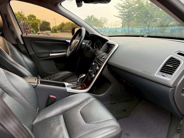 VOLVO富豪 XC60  第14張相片