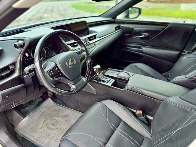 LEXUS凌志 ES300H  第5張相片