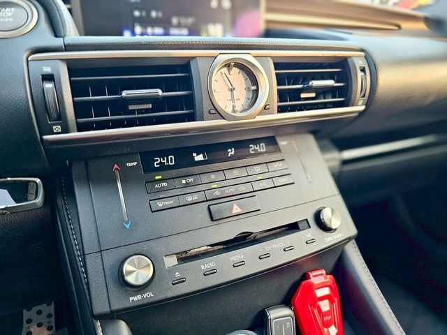 LEXUS凌志 RC200T  第18張相片