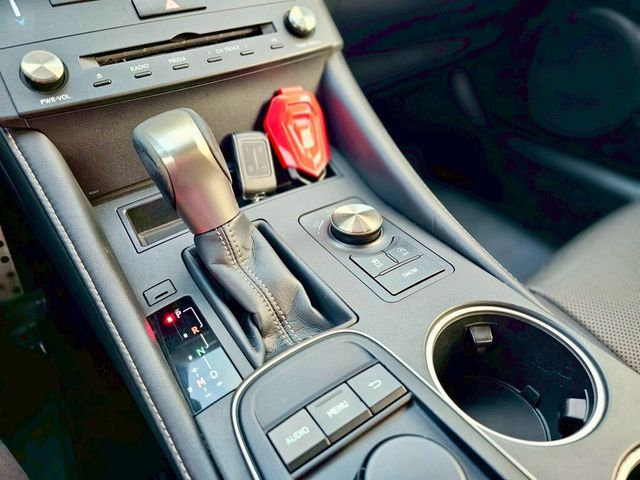 LEXUS凌志 RC200T  第19張相片