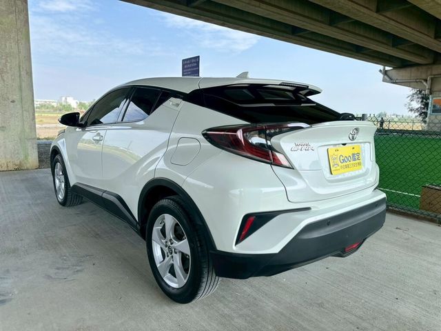 TOYOTA豐田 C-HR  第2張相片