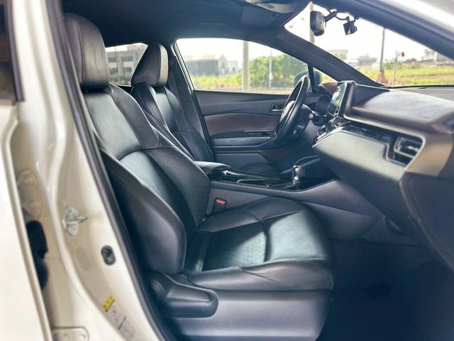 TOYOTA豐田 C-HR  第12張相片