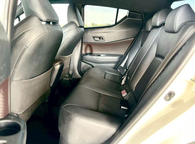 TOYOTA豐田 C-HR  第14張相片