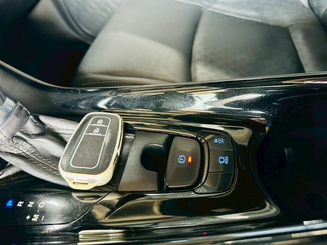 TOYOTA豐田 C-HR  第18張相片