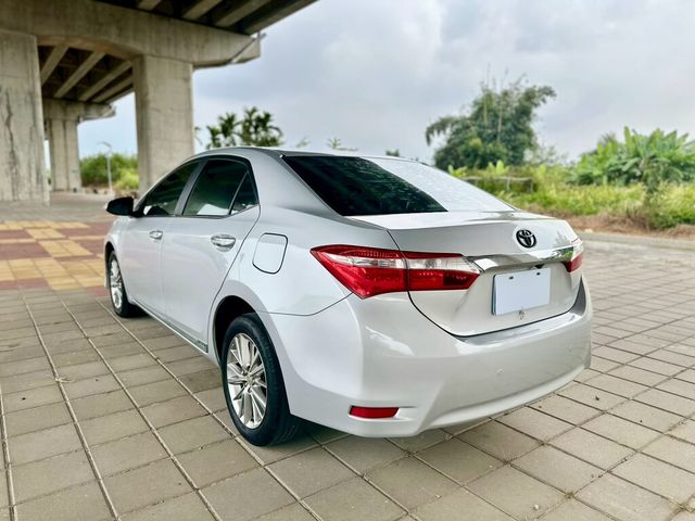 TOYOTA豐田 ALTIS  第2張相片
