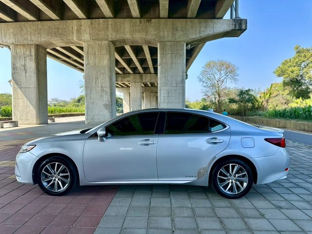 LEXUS凌志 ES300H  第4張相片