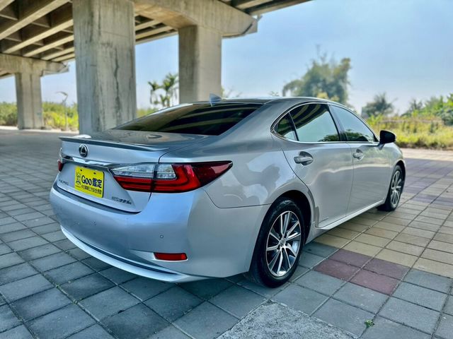 LEXUS凌志 ES300H  第6張相片