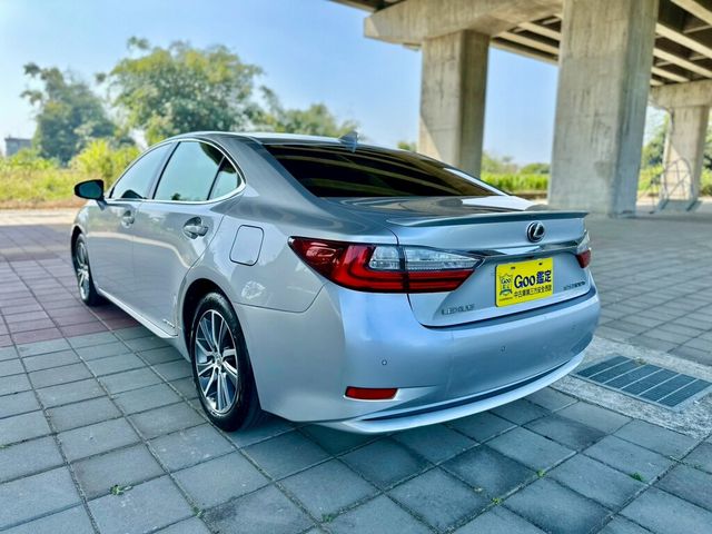 LEXUS凌志 ES300H  第7張相片