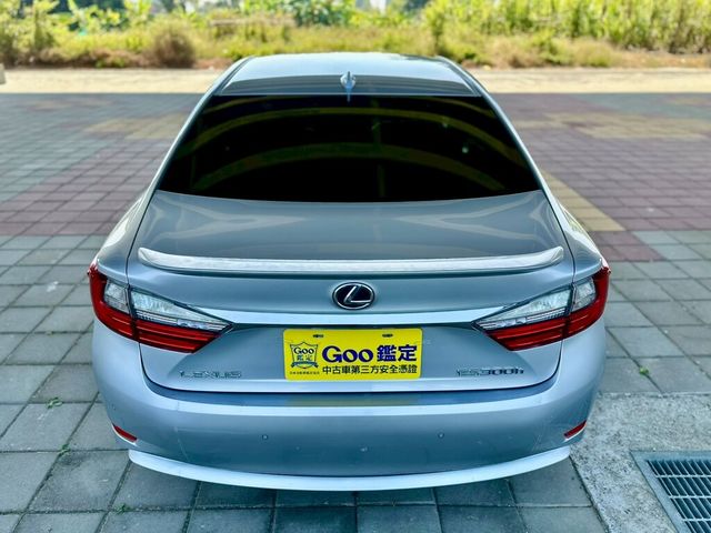 LEXUS凌志 ES300H  第8張相片