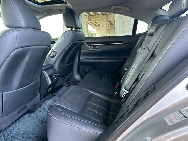 LEXUS凌志 ES300H  第14張相片