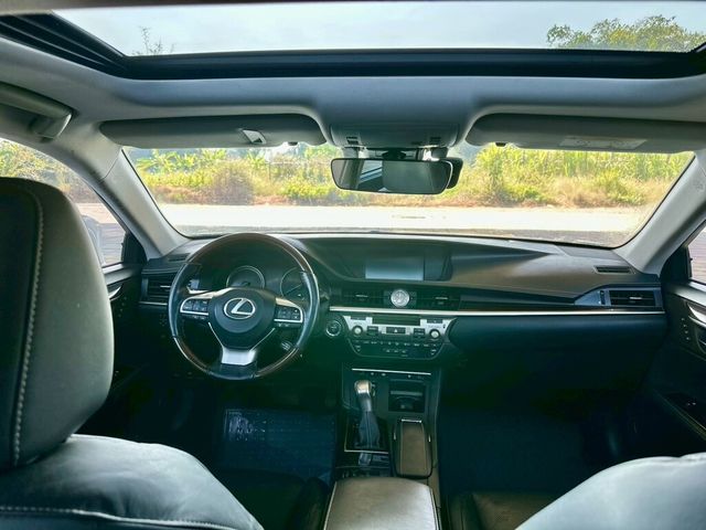 LEXUS凌志 ES300H  第17張相片