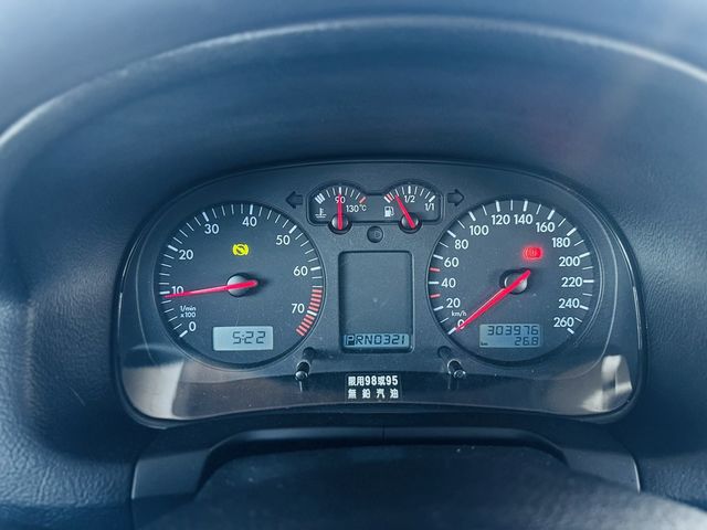 VOLKSWAGEN福斯 GOLF  第18張相片