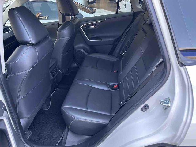 RAV4 2.0  第9張相片