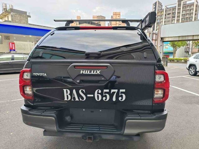 HILUX 2.8  第6張相片