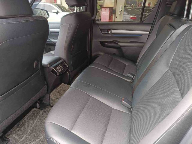 HILUX 2.8  第9張相片