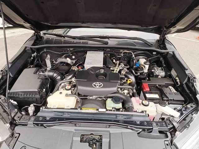 HILUX 2.8  第10張相片