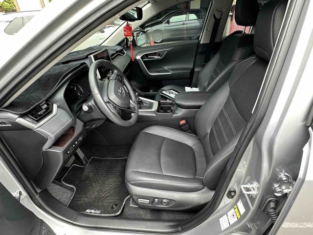 RAV4 2.0  第8張相片