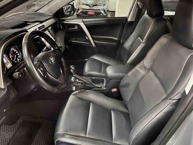 RAV4 2.0  第8張相片