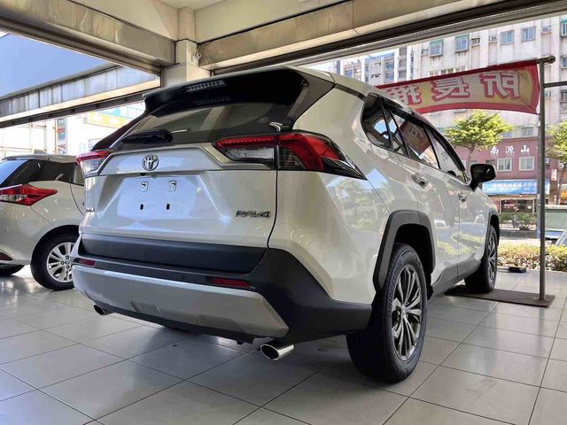 RAV4 2.0  第5張相片