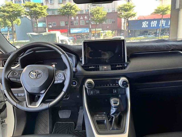 RAV4 2.0  第7張相片
