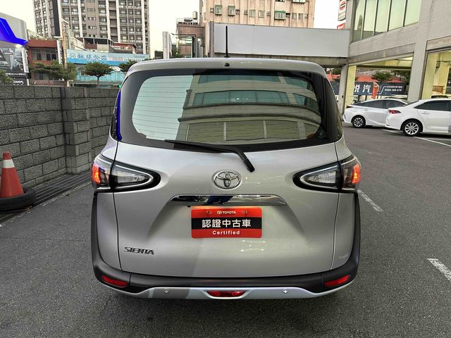 SIENTA 1.8  第5張相片