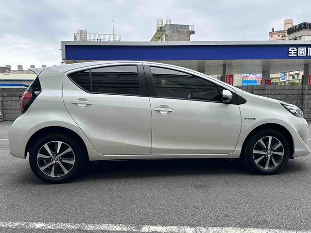 PRIUS C 1.5  第4張相片