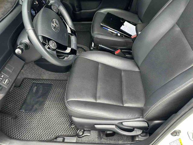 PRIUS C 1.5  第8張相片
