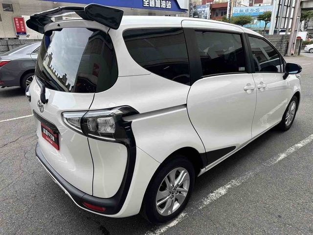 SIENTA 1.8  第5張相片