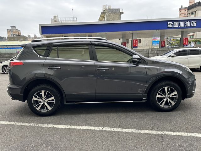 RAV4 2.0  第4張相片