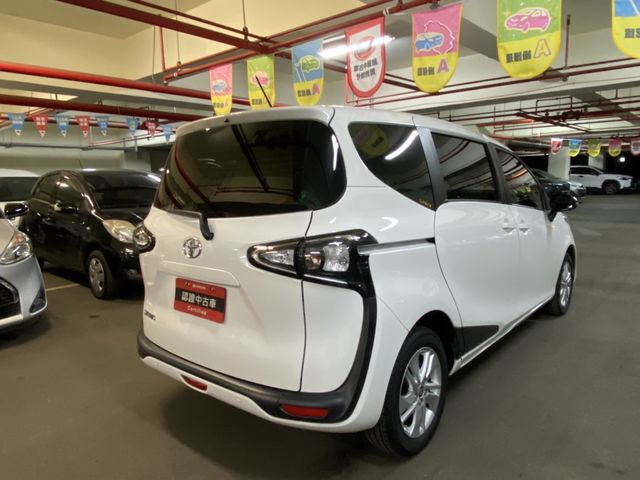 SIENTA 1.8  第5張相片