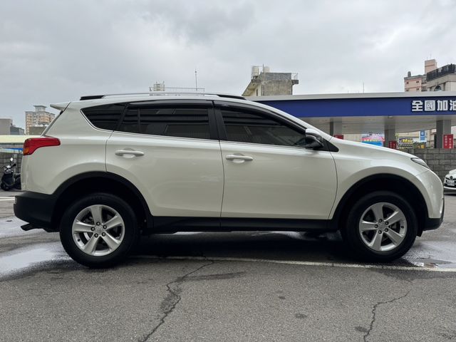 RAV4 2.5  第4張相片