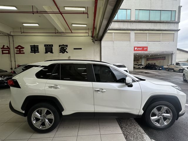 RAV4 2.0  第4張相片