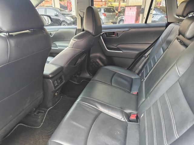 RAV4 2.0  第9張相片