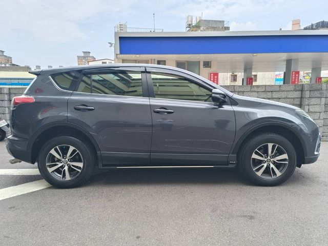 RAV4 2.0  第4張相片