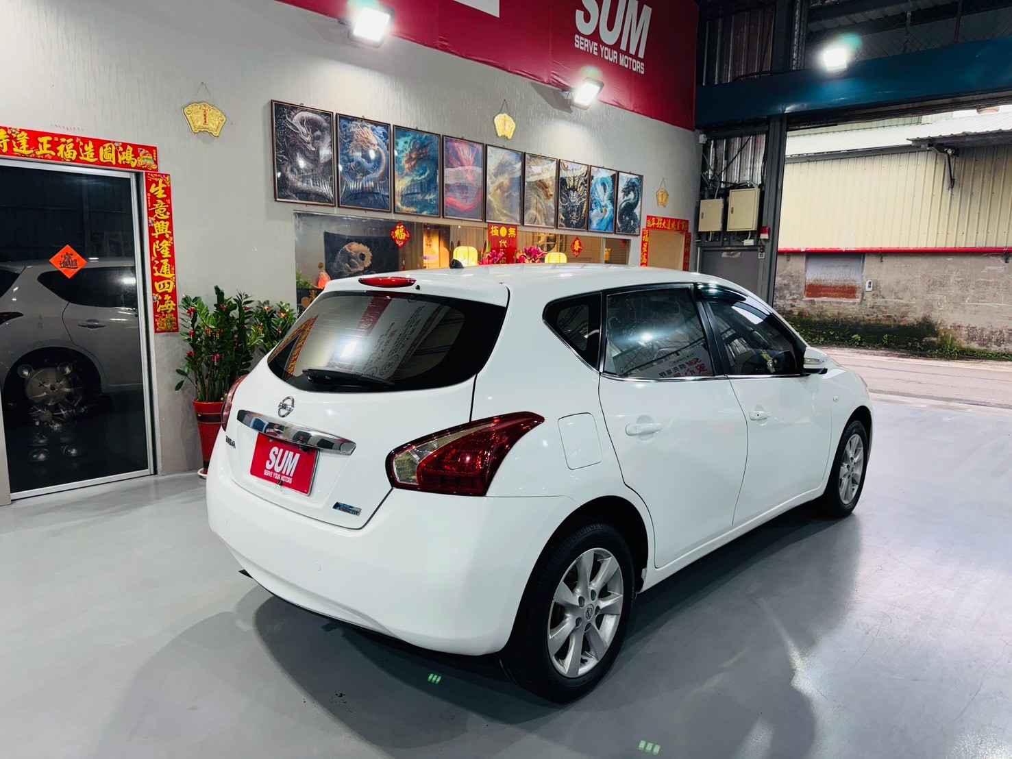 2014年TIIDA 5D 白 里程跑6萬 漂亮車 認證漂亮車  第17張相片