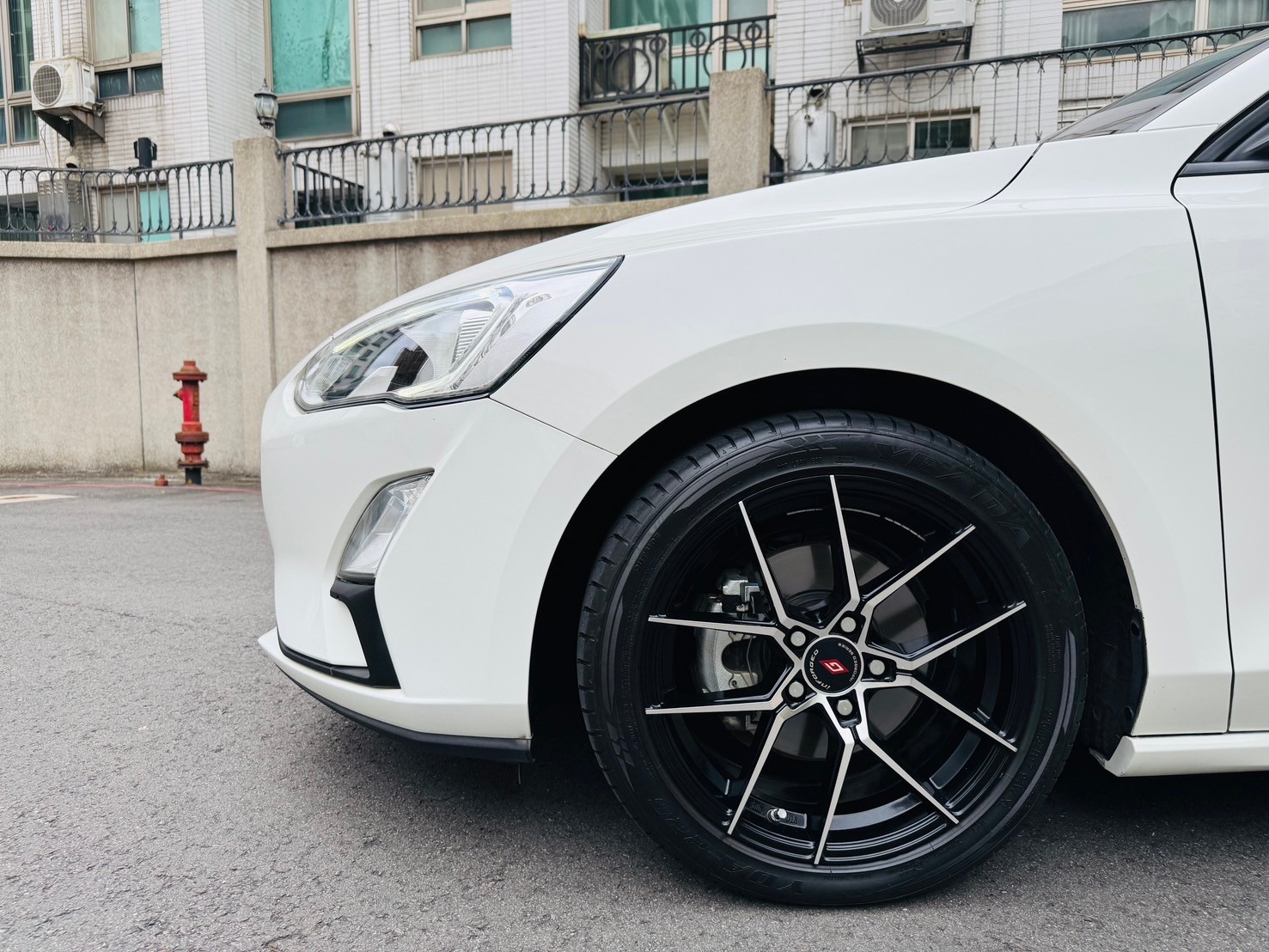 2019年福特FOCUS 1.5白/實跑10萬多公里/倒車影像/雙區恆溫/ST方向盤/感應式頭燈/原廠保養中   第20張相片