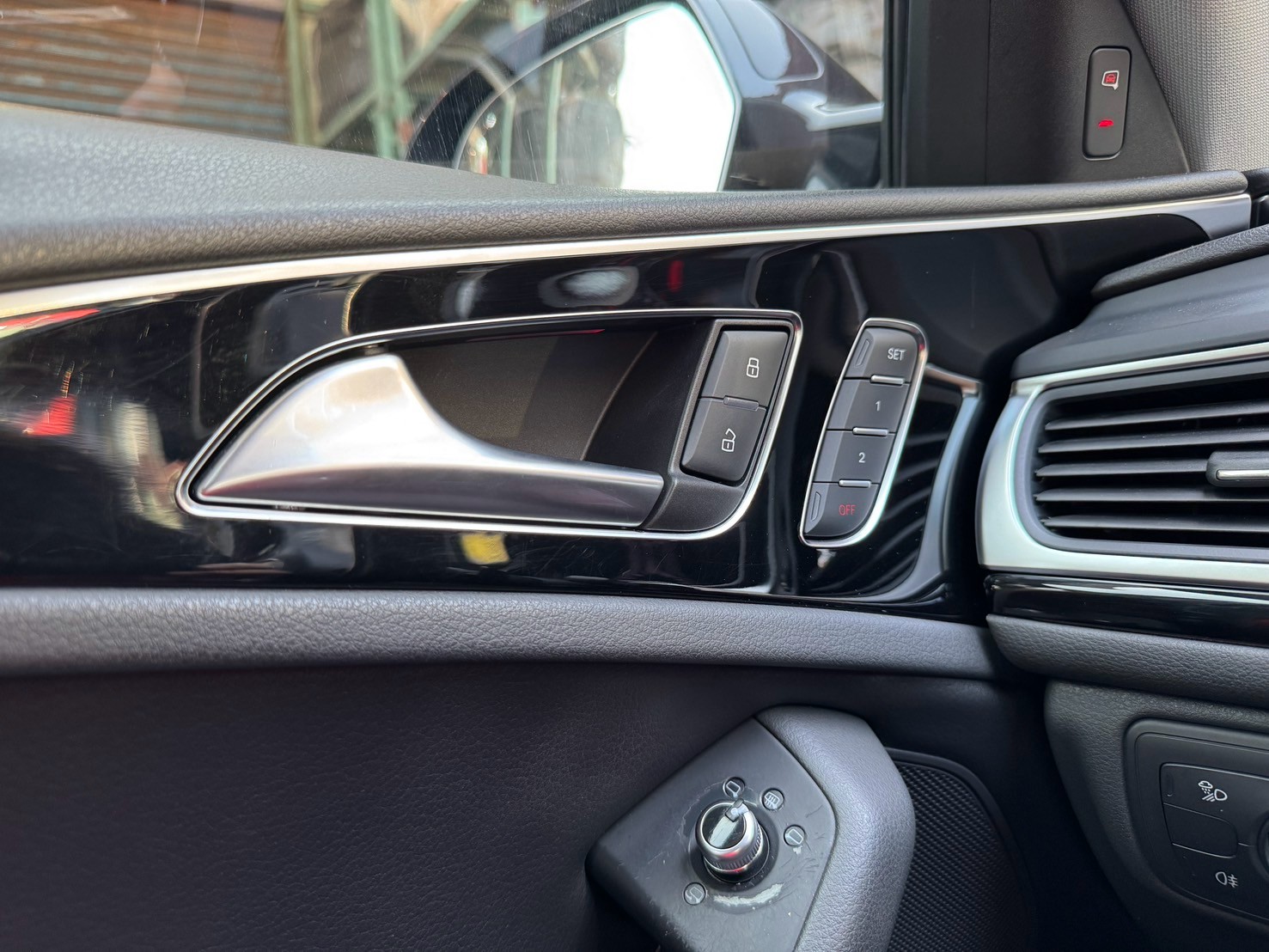 2013 AUDI A6 S-LINE//啟動保固/大包/天窗/摸門解鎖/倒車影像/衛星導航/里程實跑10萬公里/左右獨立恆溫  第8張相片