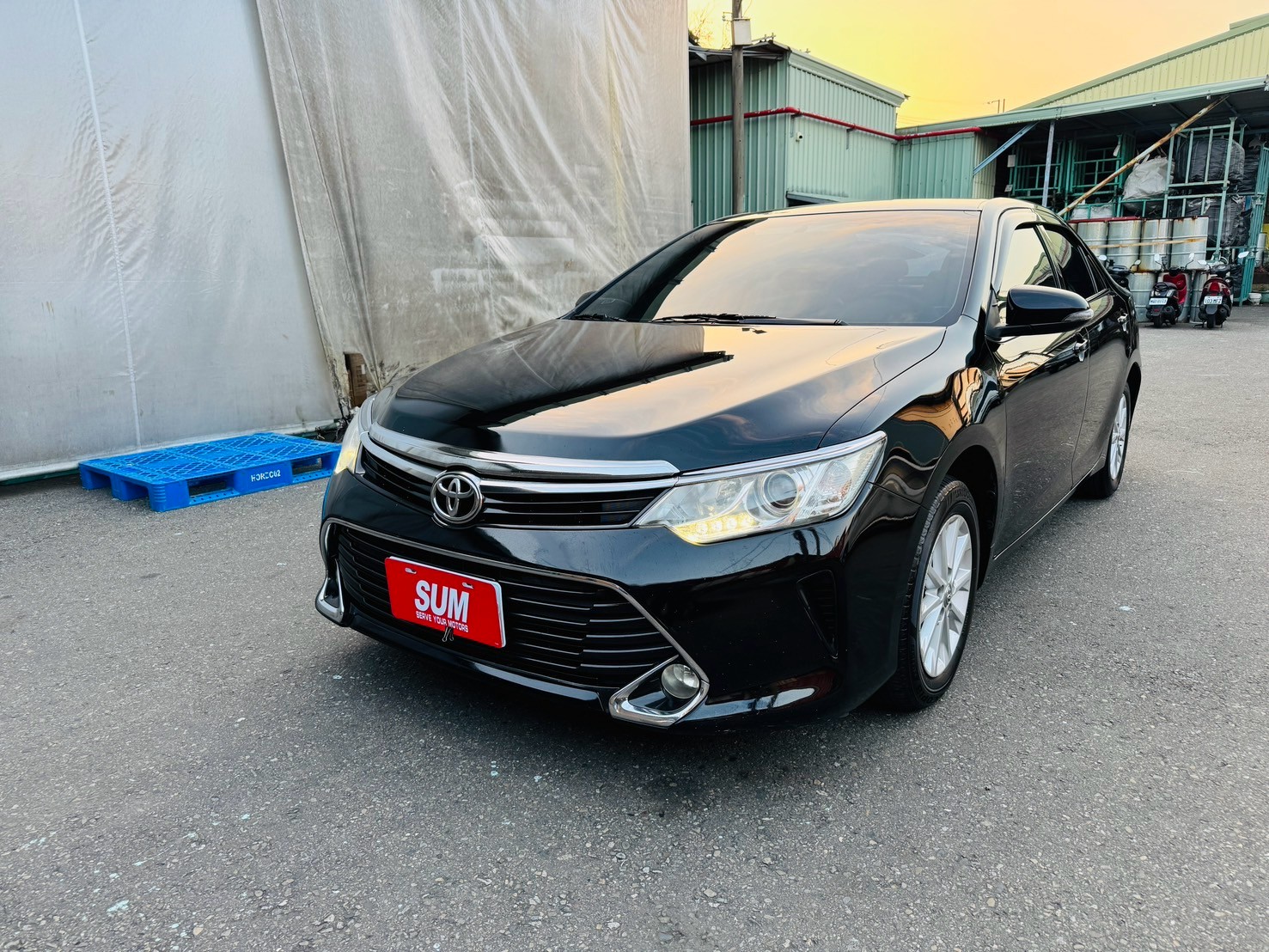 2016年豐田舒適神車Camry 2.0 /方向盤快控鍵/ 恆溫空調  /分區溫控 /煞車力道分配系統 / 電子煞車力道輔助系統 / ISOFIX兒童安全椅固定  /兒童安全鎖  第19張相片