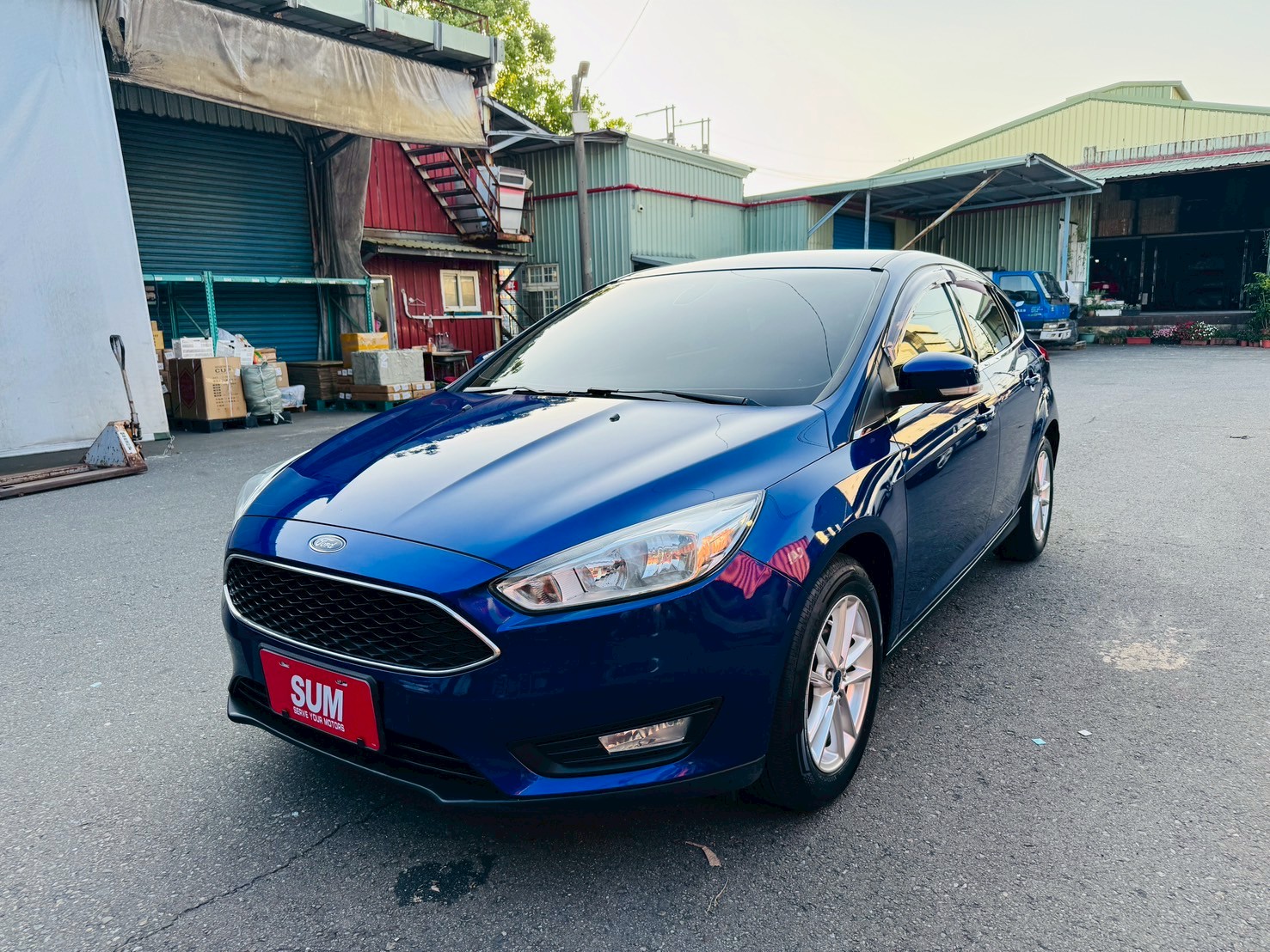 2016年3.5代福特FORD  FOCUS 5D 馬丁頭/實跑7萬多公里/定速/安卓機大螢幕/衛星導航/倒車影像/實車實價可全貸  第1張相片
