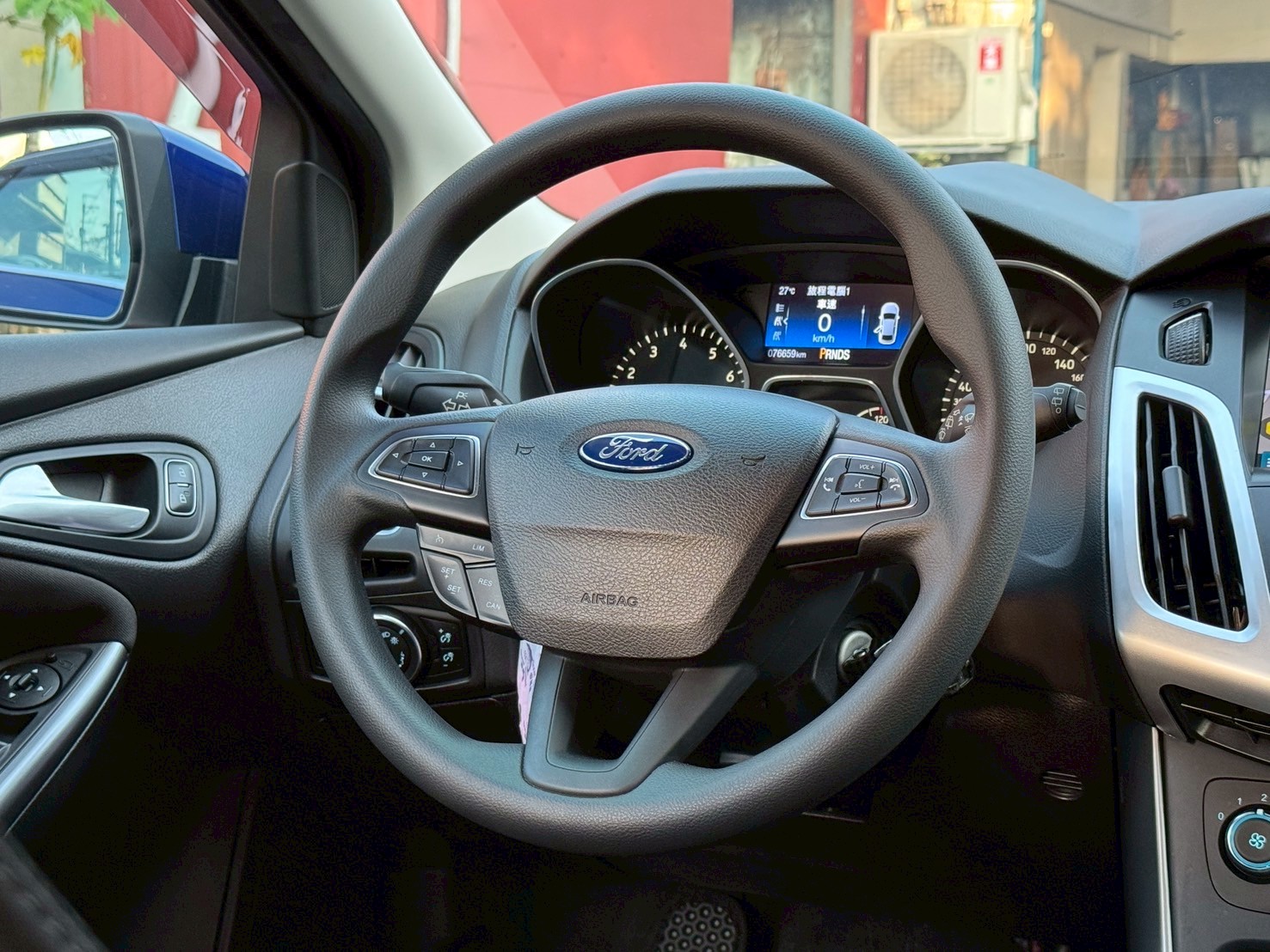 2016年3.5代福特FORD  FOCUS 5D 馬丁頭/實跑7萬多公里/定速/安卓機大螢幕/衛星導航/倒車影像/實車實價可全貸  第2張相片