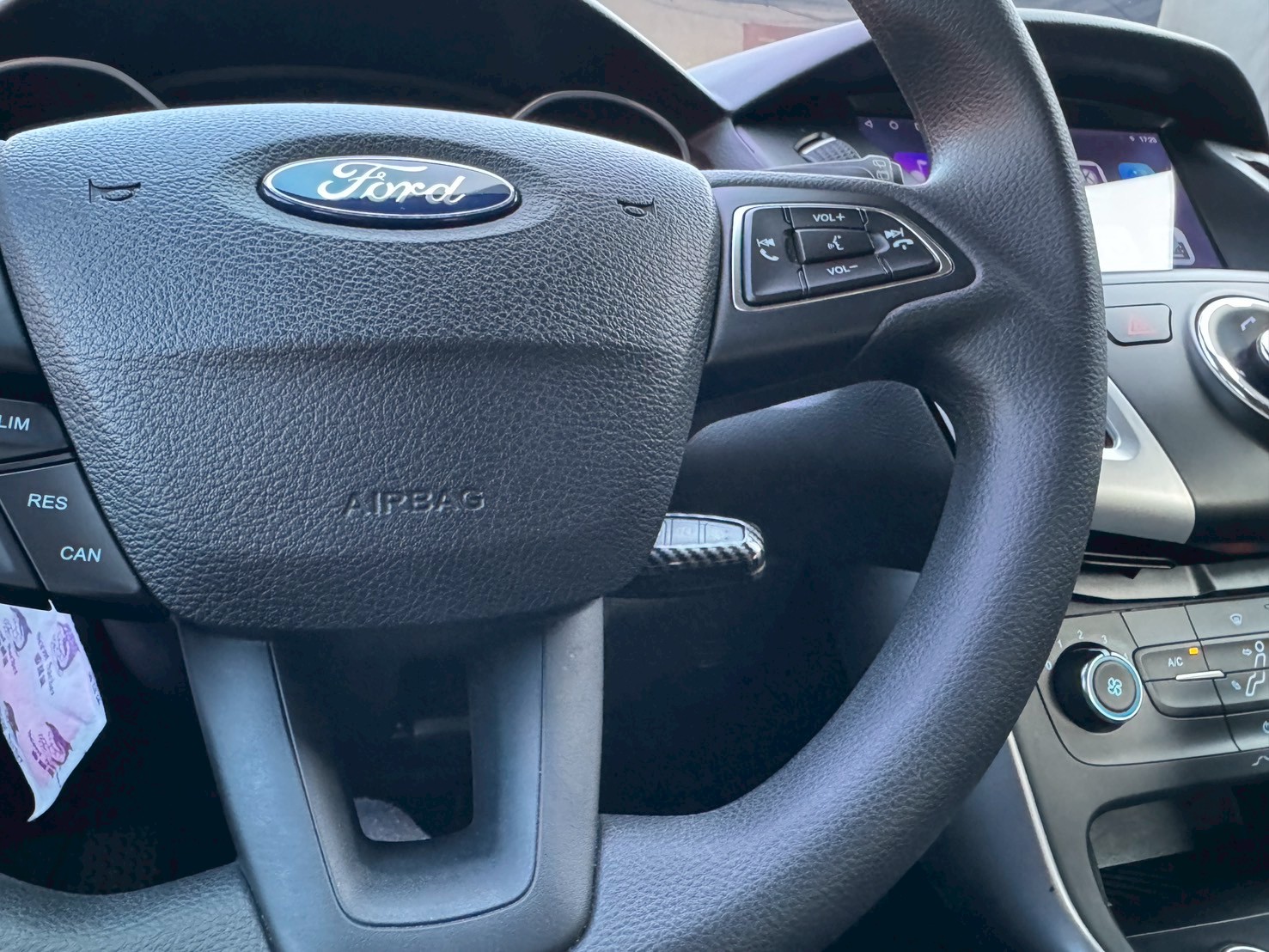 2016年3.5代福特FORD  FOCUS 5D 馬丁頭/實跑7萬多公里/定速/安卓機大螢幕/衛星導航/倒車影像/實車實價可全貸  第9張相片