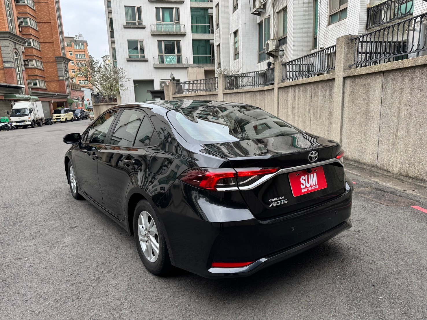 2019年 Toyota Altis 灰色 尊爵版 認證車 無話術 實車實價歡迎賞車  第8張相片