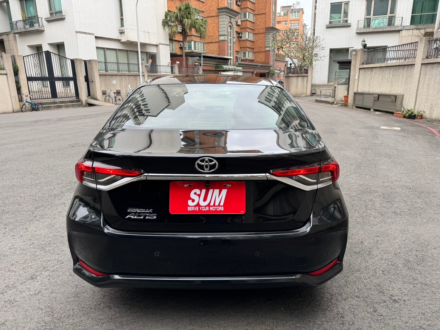 2019年 Toyota Altis 灰色 尊爵版 認證車 無話術 實車實價歡迎賞車  第9張相片