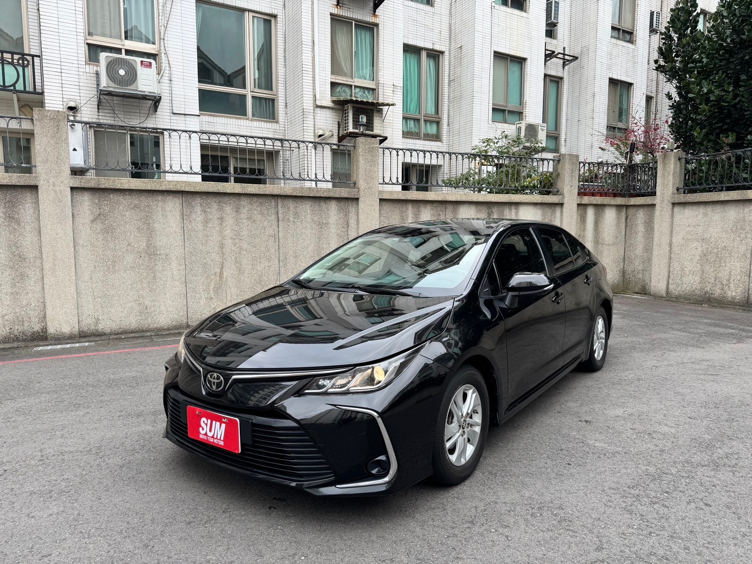 2019年 Toyota Altis 灰色 尊爵版 認證車 無話術 實車實價歡迎賞車  第11張相片