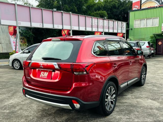 頂級魅力型~僅跑8萬~全車原鈑件~ikey~倒車顯影~衛星導航  第4張相片