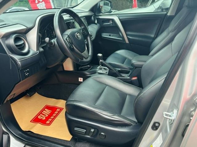 頂級2.0~ikey~電動椅~定速~7安~LED日行燈~倒車顯影~恆溫空調~認證車  第3張相片