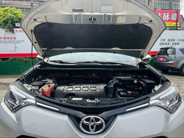 頂級2.0~ikey~電動椅~定速~7安~LED日行燈~倒車顯影~恆溫空調~認證車  第7張相片